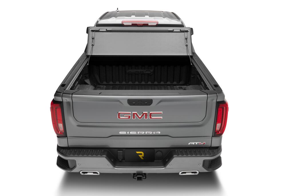 BAKFlipF1_21GMC_Sierra_RearHeadOn_Flip_RT.jpg