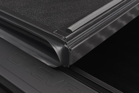 BK_BAKFlip_G2_Silverado_CoverHinge.jpg